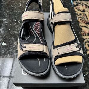 Ecco Offroad Sandals in Beige and Black size 10-10.5  NWT
